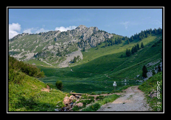 Le lac d\'Arvouin et la Pointe d\'Arvouin
