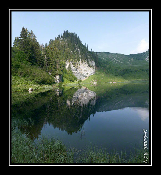 Reflet dans le lac d\'Arvouin