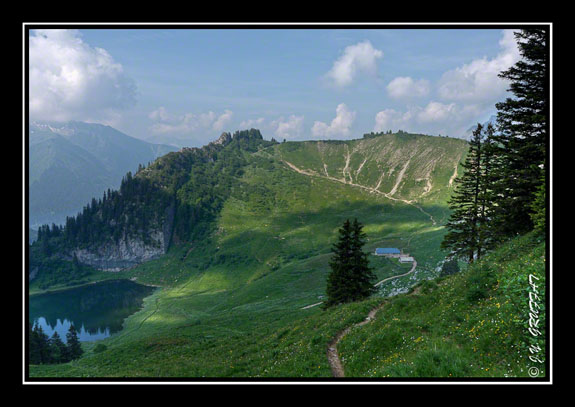 Les chalets d\'Arvouin et le col du Serpentin