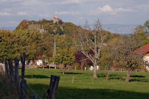 La Maladière : Vue sur le Château d'Allinges en arrivant sur 