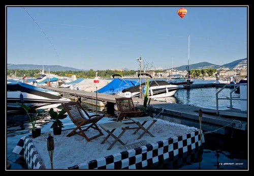 What a funny beach in Geneva harbor