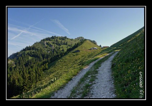 Les chalets du Pertuis, la Montagne des Boeufs et la Grande Pointe des Journées