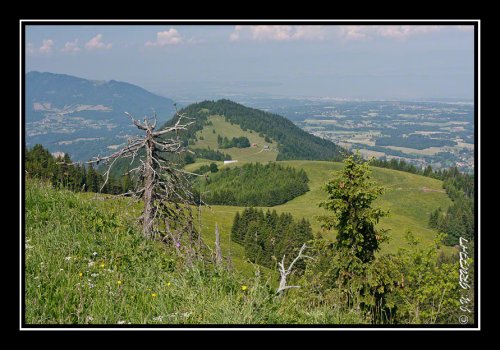 Le lac Léman, la tête des Trêches et la montagne des  Soeurs